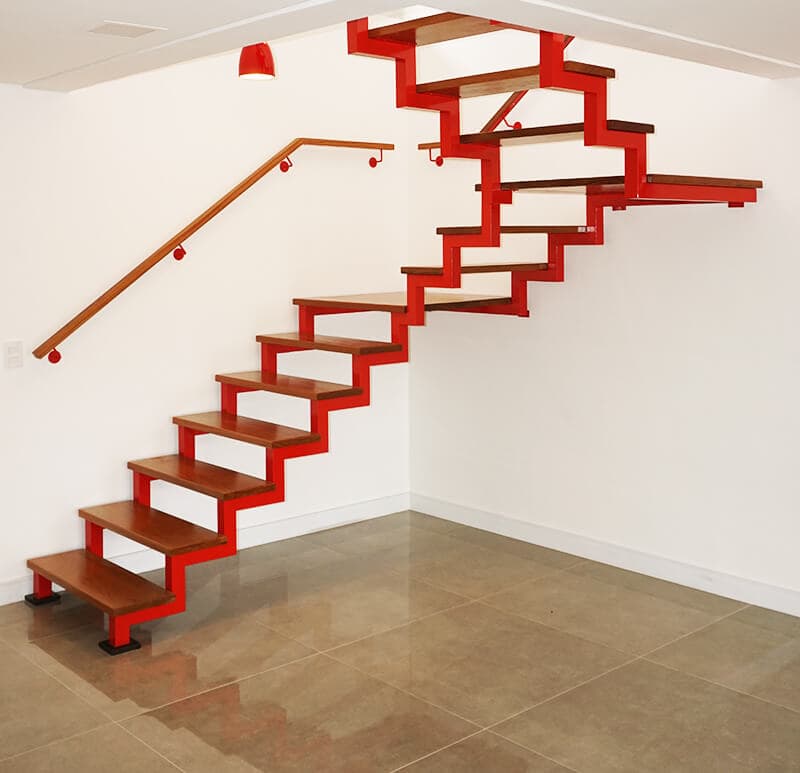 Escada com viga zigue zague